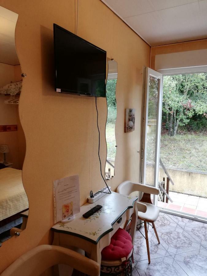 Hotel Les Deux Lions Alairac Zewnętrze zdjęcie